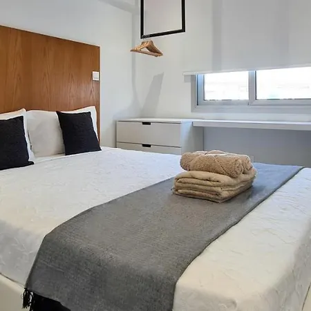 Phaedrus Living: Seaside Luxury Flat Lighthouse 69 *