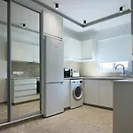 Phaedrus Living: Seaside Luxury Flat Lighthouse 69
