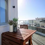 Daire Phaedrus Living: Seaside Luxury Flat Lighthouse 69