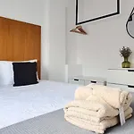 Daire Phaedrus Living: Seaside Luxury Flat Lighthouse 69 Pafos