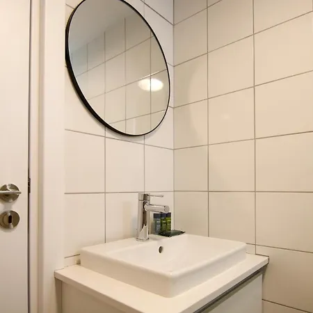 Phaedrus Living: Seaside Luxury Flat Lighthouse 69 *