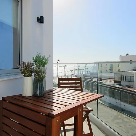 Phaedrus Living: Seaside Luxury Flat Lighthouse 69 * פאפוס