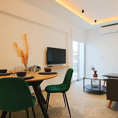 Phaedrus Living: Seaside Luxury Flat Lighthouse 69 Daire Pafos