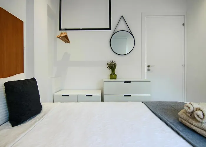 Phaedrus Living: Seaside Luxury Flat Lighthouse 69