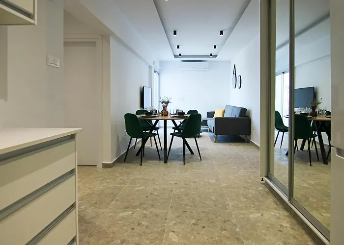 Phaedrus Living: Seaside Luxury Flat Lighthouse 69 * Paphos