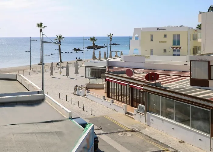 Phaedrus Living: Seaside Luxury Flat Lighthouse 69 * パ フォス