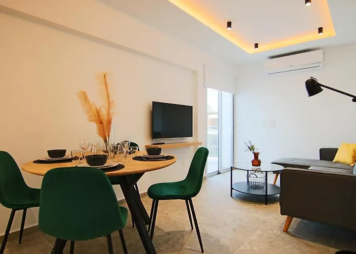 Phaedrus Living: Seaside Luxury Flat Lighthouse 69 Lägenhet Paphos